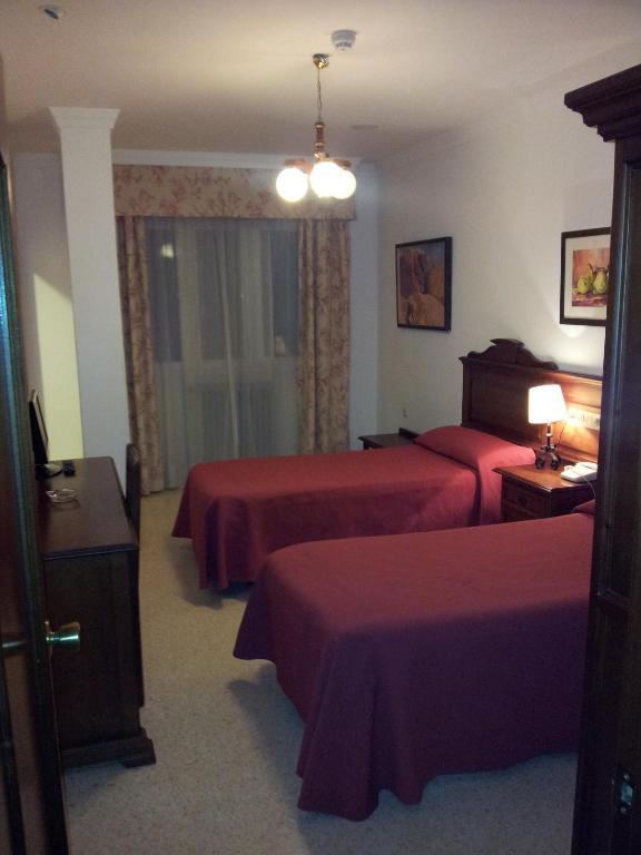 Hotel Rio Piscina Priego de Córdoba Kamer foto