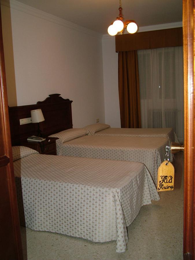 Hotel Rio Piscina Priego de Córdoba Buitenkant foto